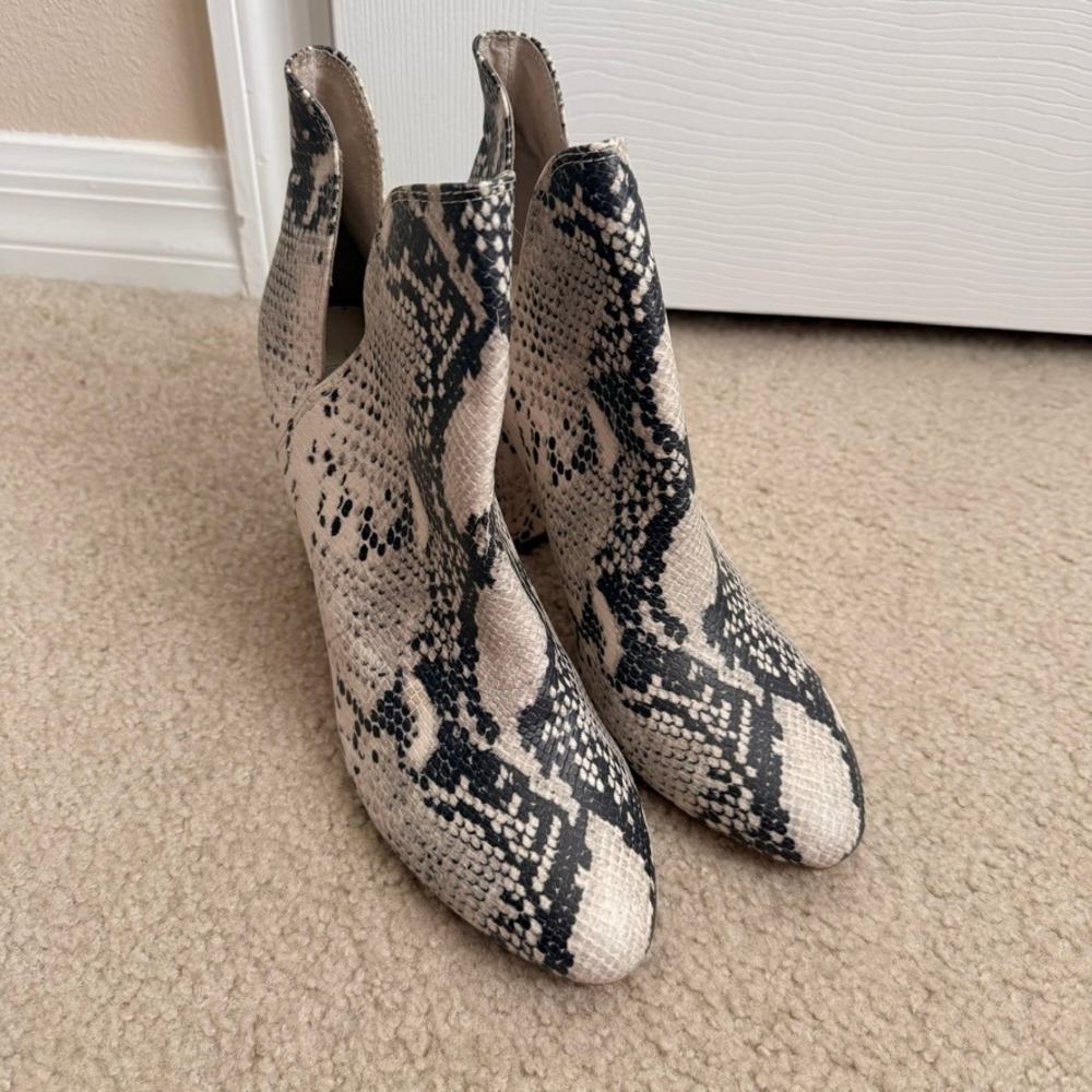 Steve Madden Rookie Snakeskin Print Ankle Boots‎ Grey Cream Block Heel Size 10M